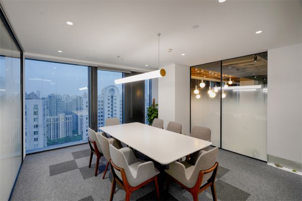 微型企業(yè)采取的辦公室設(shè)計(jì)的極簡(jiǎn)風(fēng)格模式